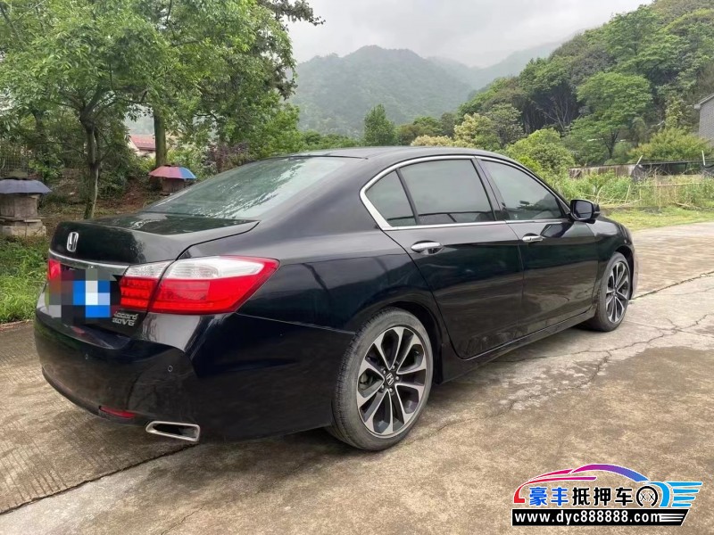 16年本田雅阁轿车抵押车出售
