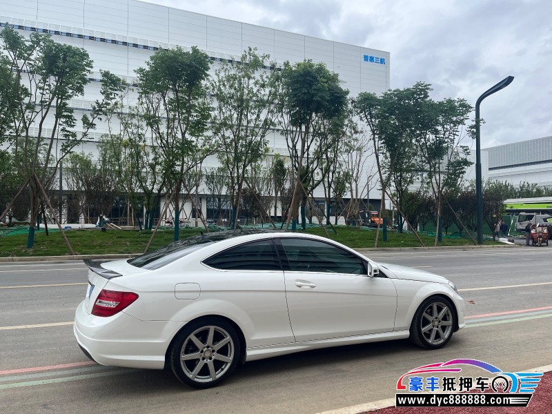 13年奔驰C级(进口)轿车抵押车出售