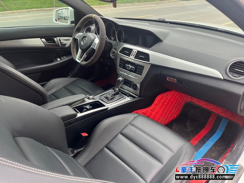 13年奔驰C级(进口)轿车抵押车出售