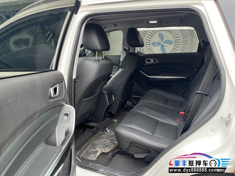 20年奇瑞瑞虎8SUV抵押车出售