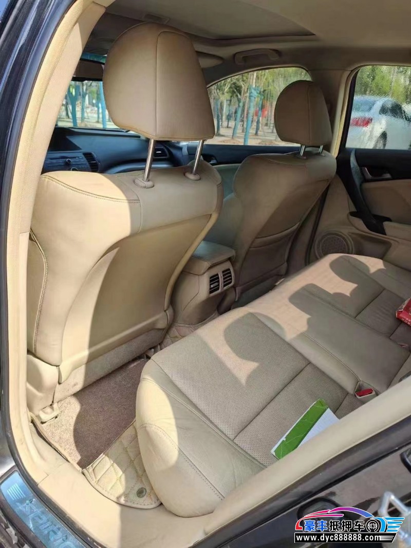 13年本田思铂睿轿车抵押车出售