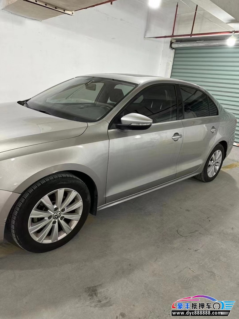 14年大众速腾轿车抵押车出售