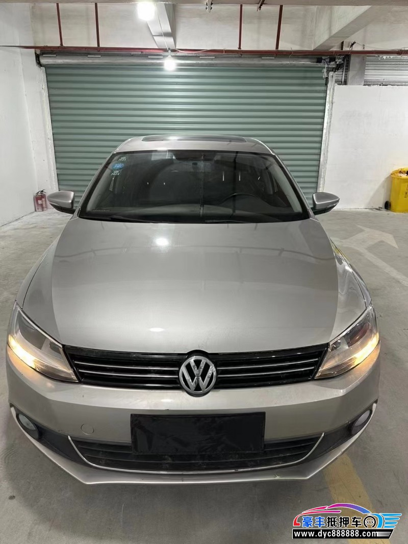 14年大众速腾轿车抵押车出售