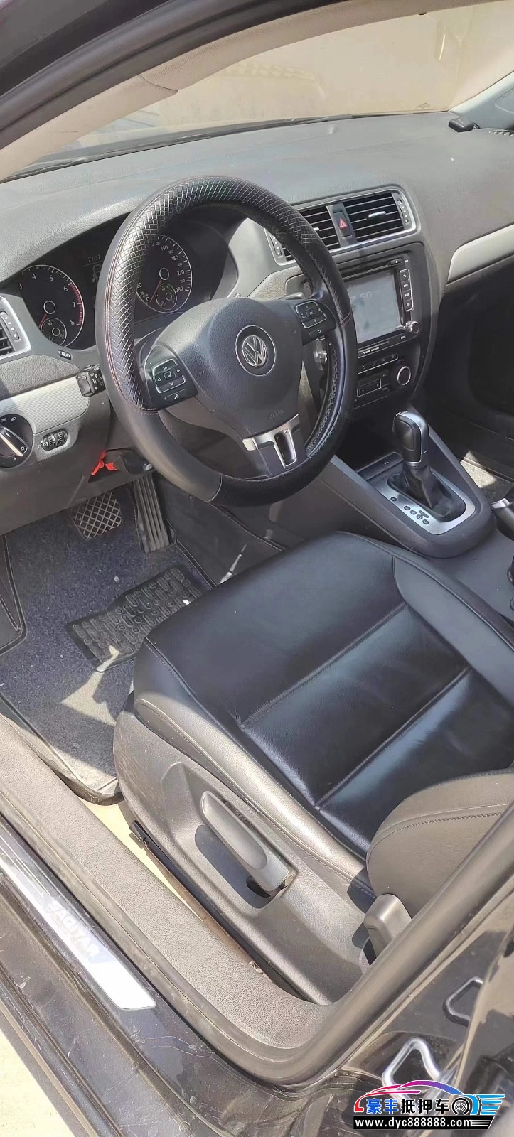 14年大众速腾轿车抵押车出售