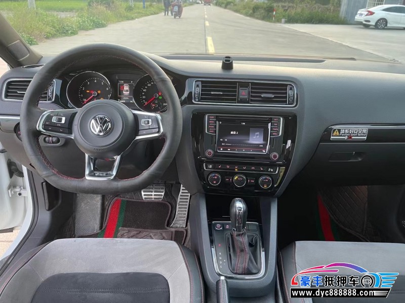 17年大众速腾轿车抵押车出售