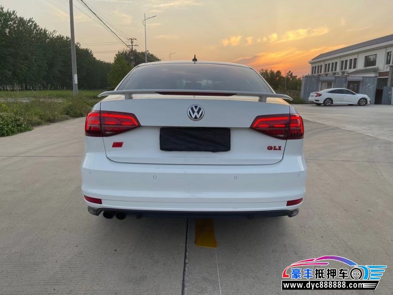 17年大众速腾轿车抵押车出售