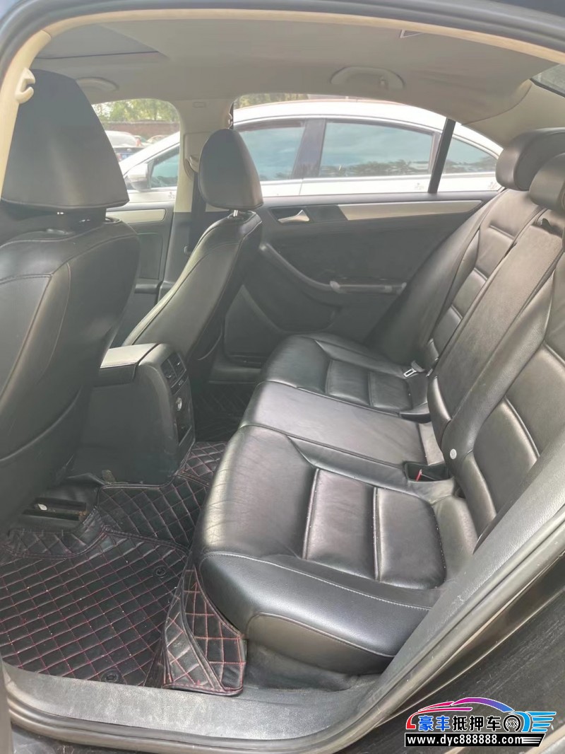 13年大众速腾轿车抵押车出售