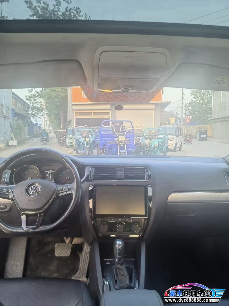 18年大众速腾轿车抵押车出售