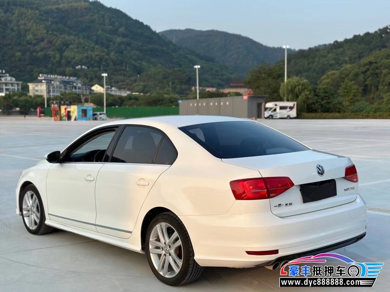 18年大众速腾轿车抵押车出售