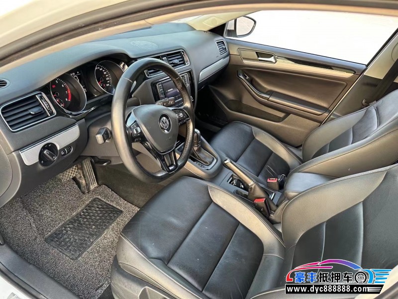 18年大众速腾轿车抵押车出售