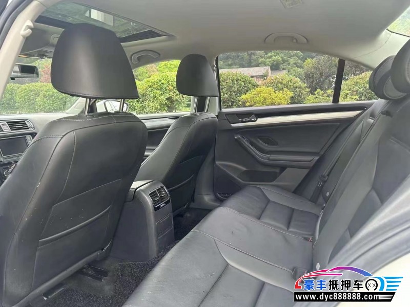 18年大众速腾轿车抵押车出售