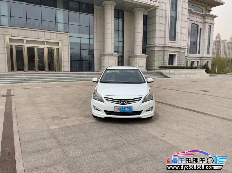 14年现代瑞纳轿车抵押车出售