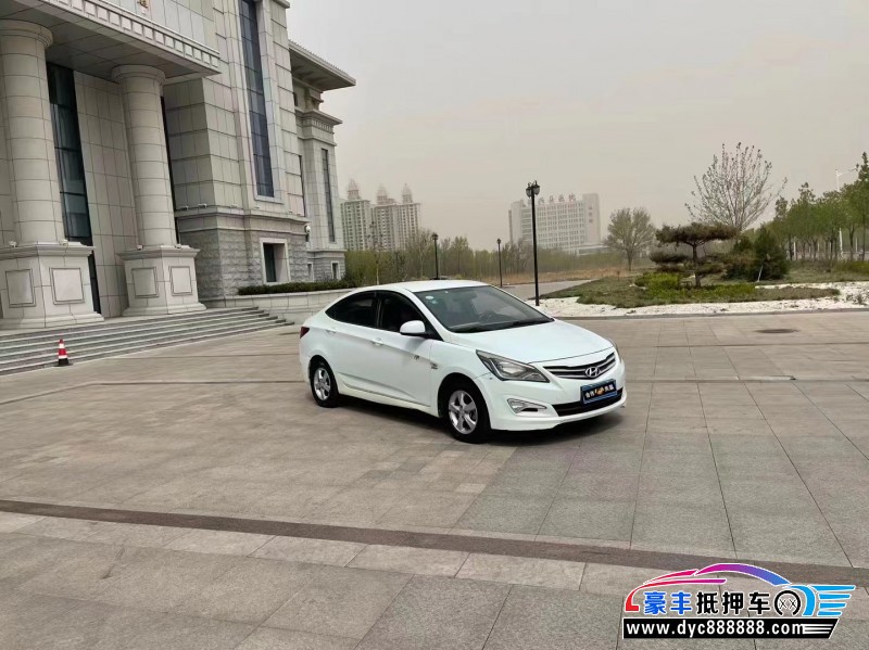 14年现代瑞纳轿车抵押车出售