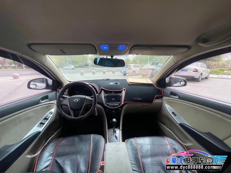 14年现代瑞纳轿车抵押车出售