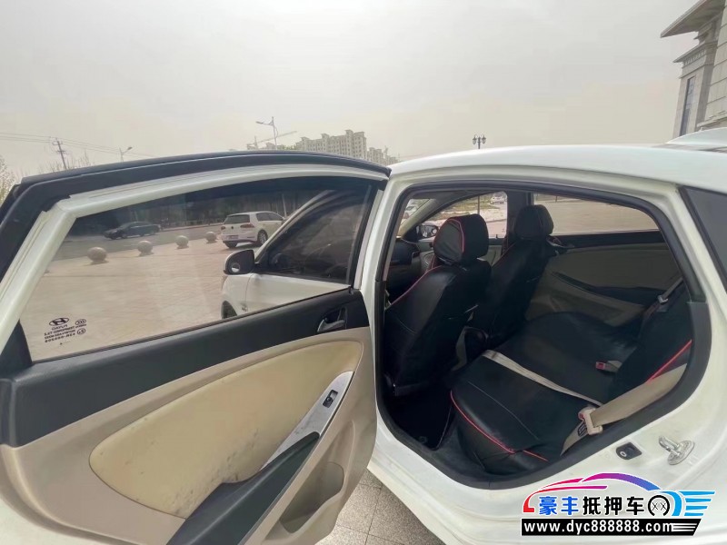 14年现代瑞纳轿车抵押车出售