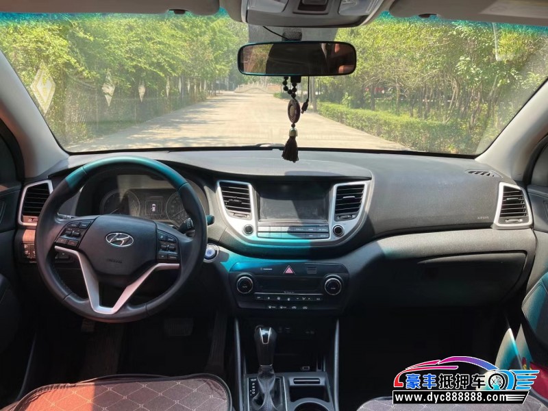 17年现代途胜轿车抵押车出售