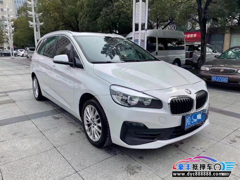 20年宝马2系轿车抵押车出售