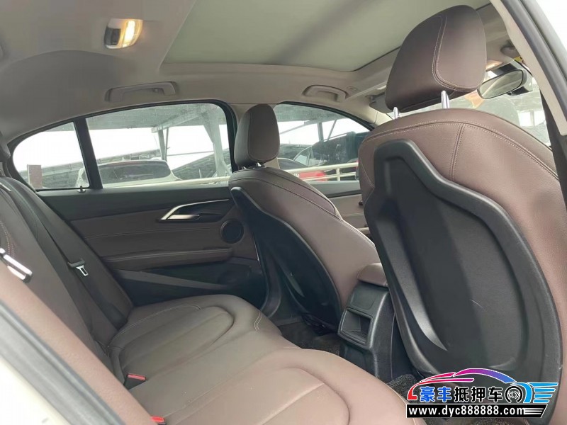 19年宝马1系轿车抵押车出售