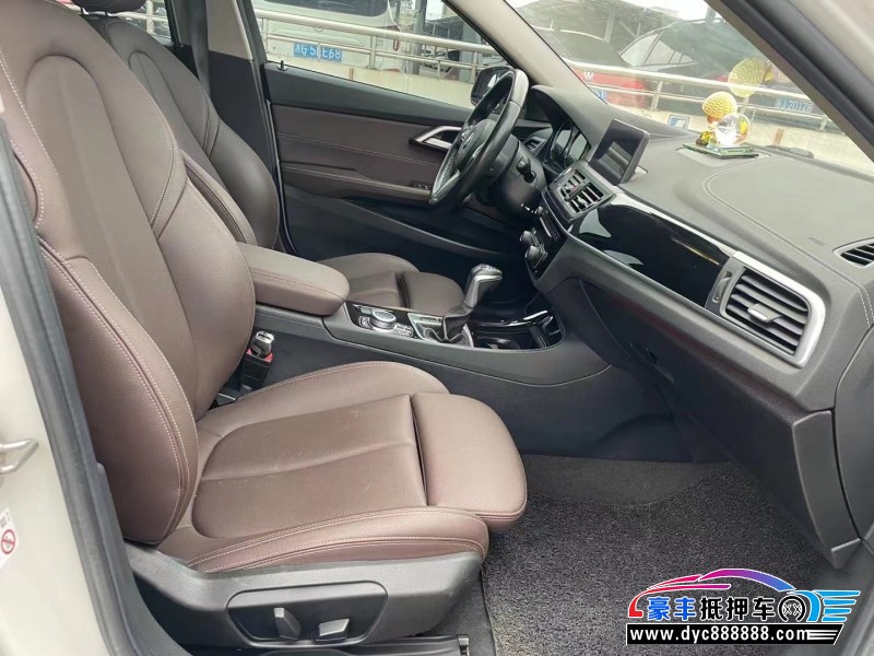 19年宝马1系轿车抵押车出售