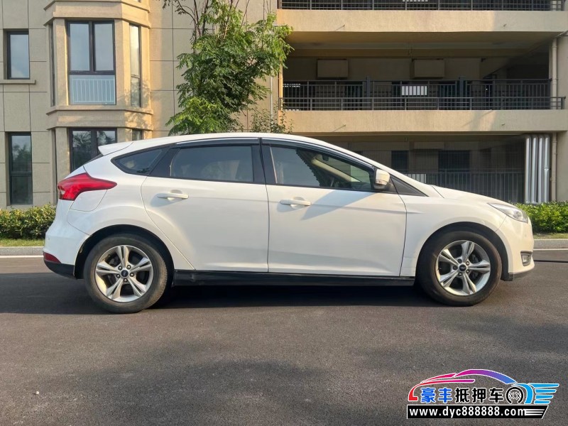 16年福特福克斯轿车抵押车出售