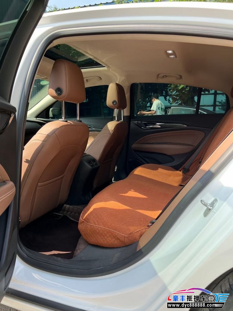 18年别克君威轿车抵押车出售