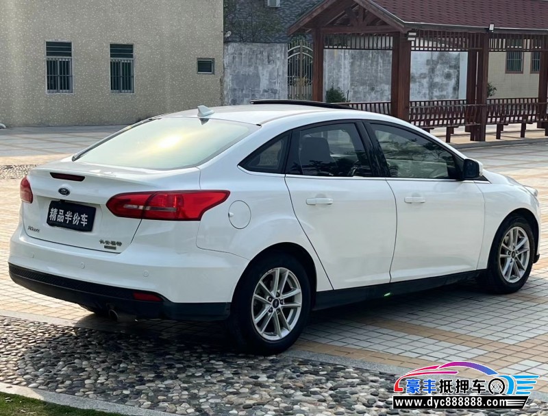 17年福特福克斯轿车抵押车出售