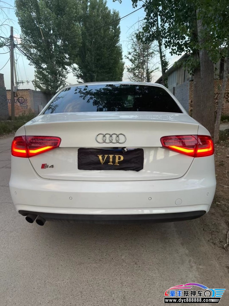 14年奥迪A4轿车抵押车出售