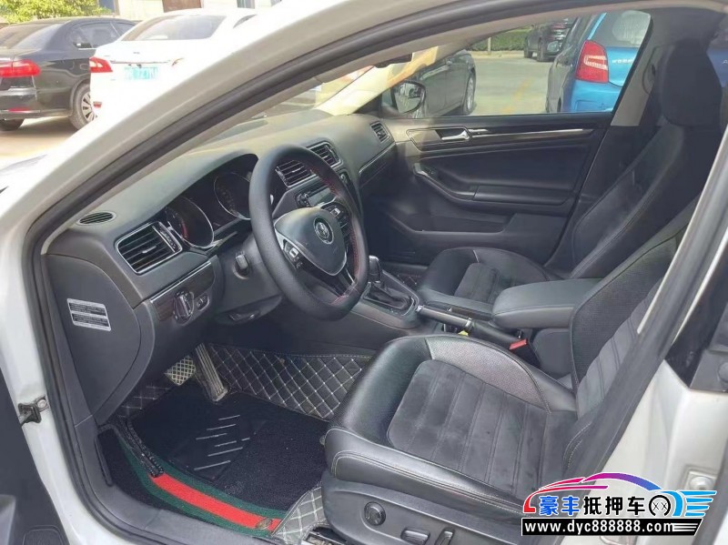 16年大众速腾轿车抵押车出售