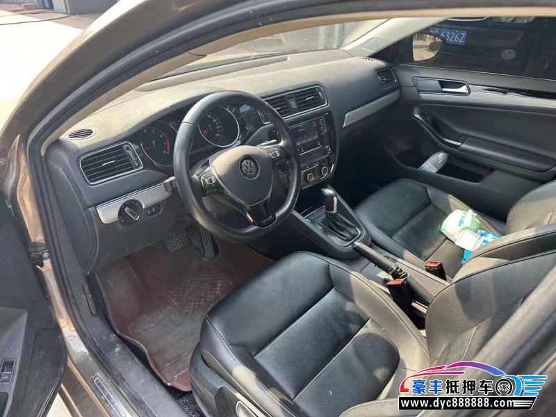 19年大众速腾轿车抵押车出售