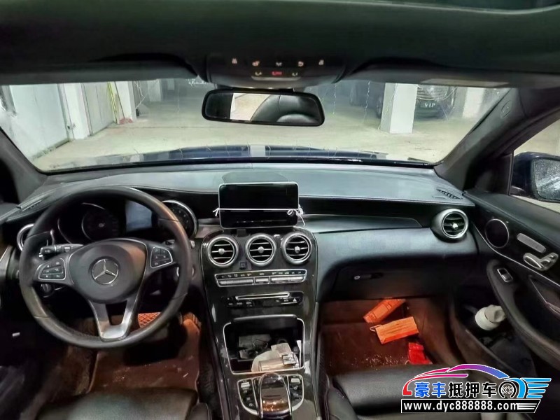 17年奔驰GLC轿车抵押车出售