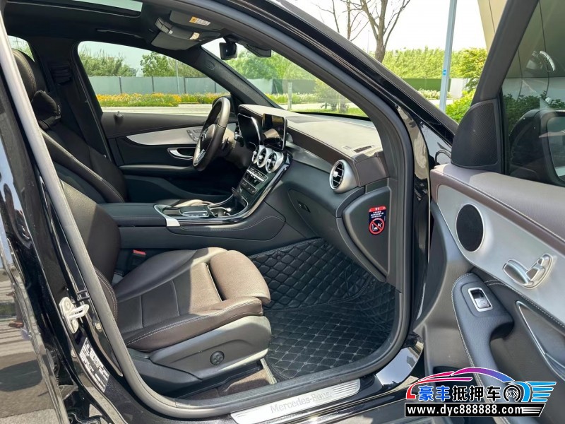 20年奔驰GLC轿车抵押车出售