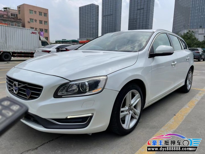 14年沃尔沃V60轿车抵押车出售