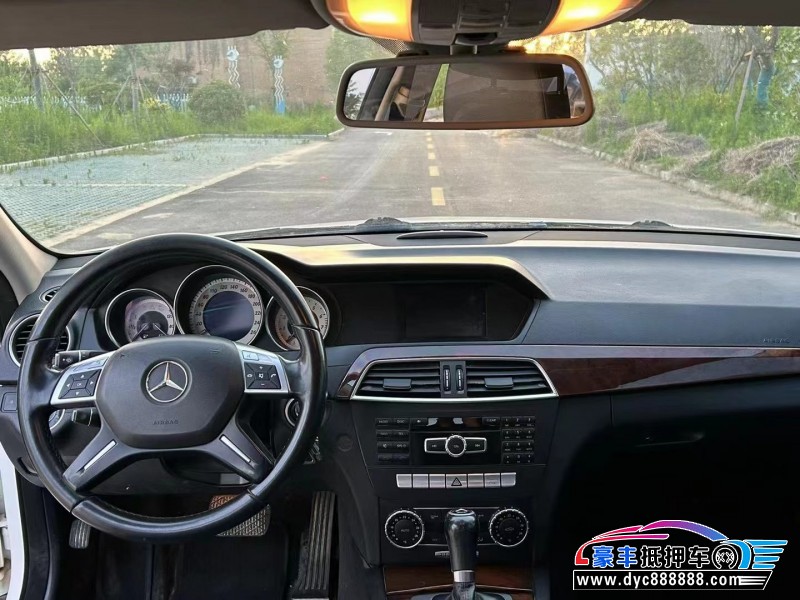 13年奔驰C轿车抵押车出售