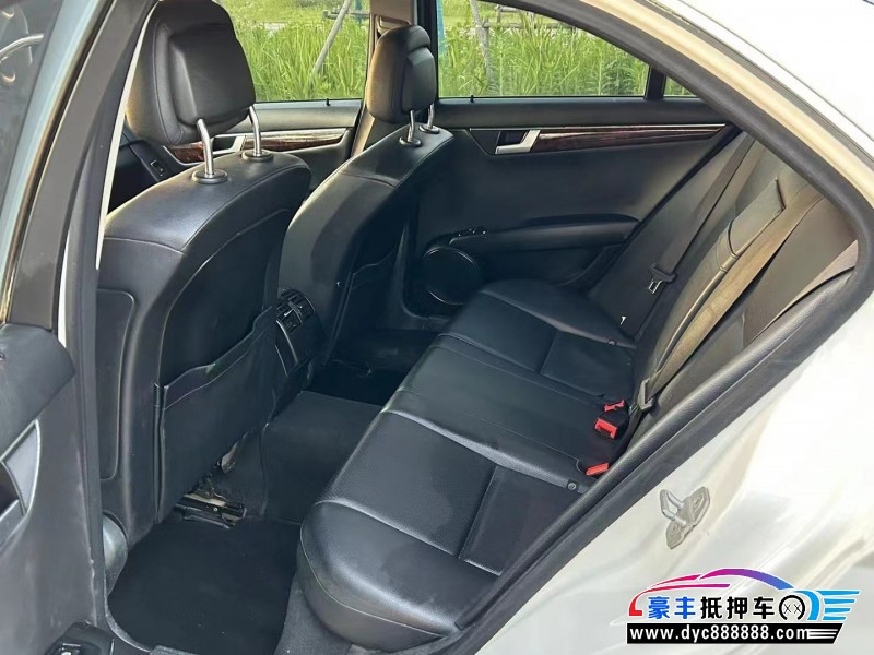 13年奔驰C轿车抵押车出售