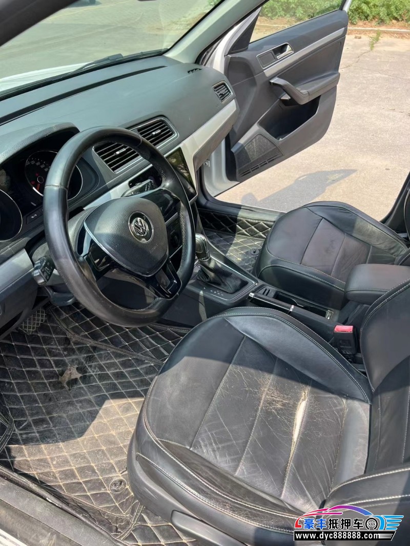 16年大众朗行轿车抵押车出售