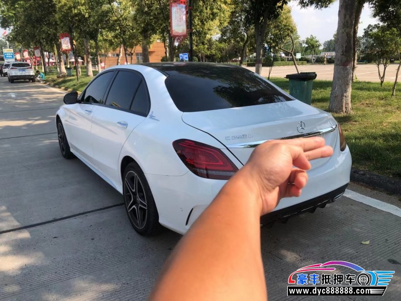 20年奔驰C轿车抵押车出售