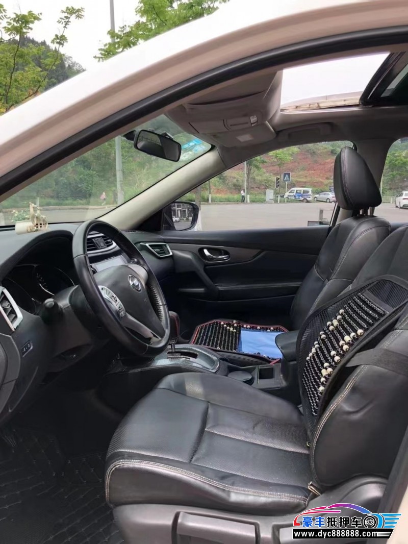 17年日产奇骏轿车抵押车出售