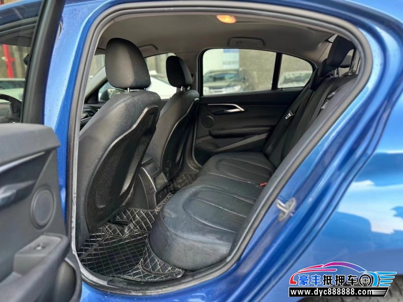 20年宝马1系轿车抵押车出售