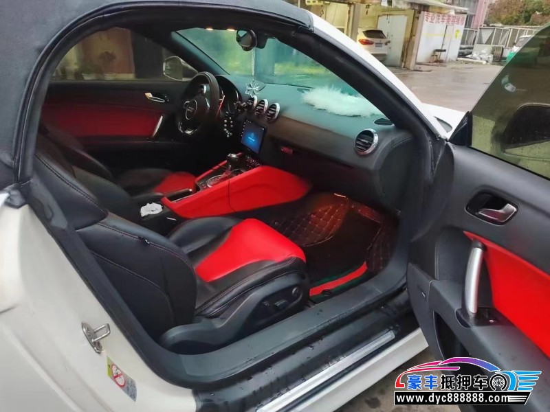 10年奥迪TT轿车抵押车出售