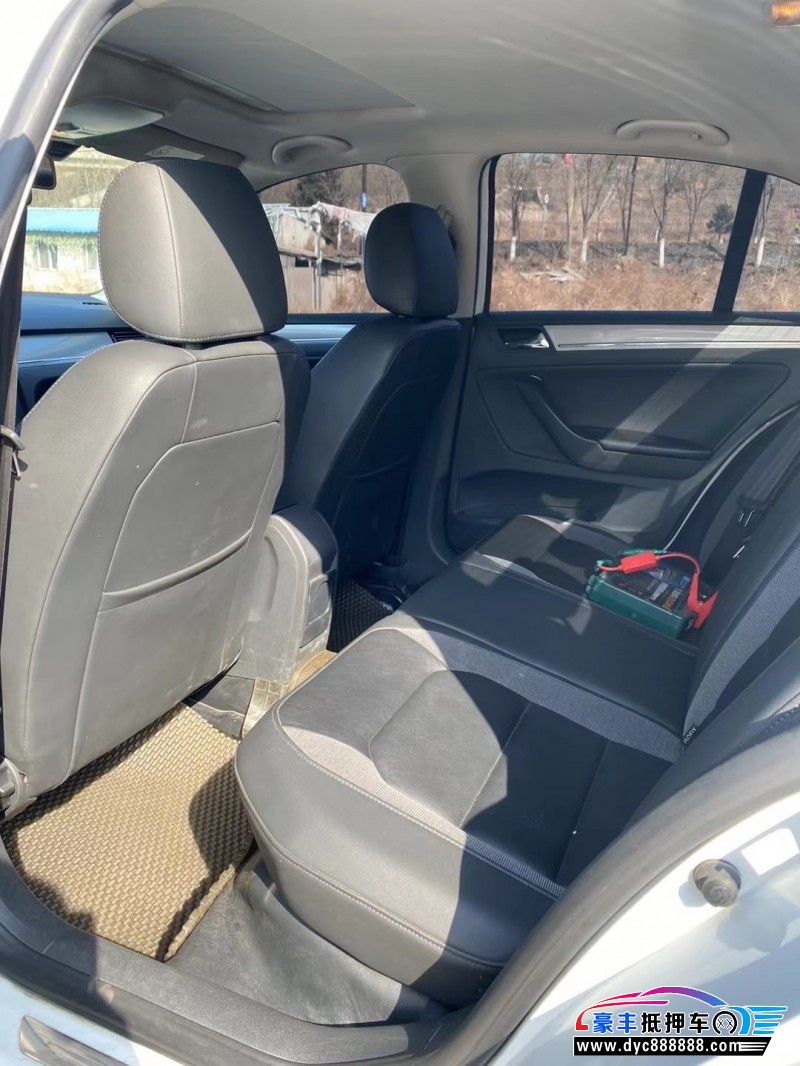 16年大众宝来轿车抵押车出售