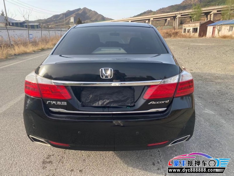 16年本田雅阁轿车抵押车出售