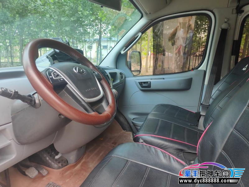 21年上汽大通V80轿车抵押车出售