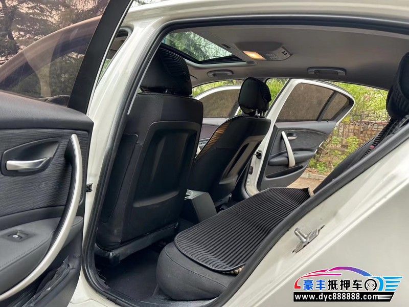 11年宝马1系轿车抵押车出售