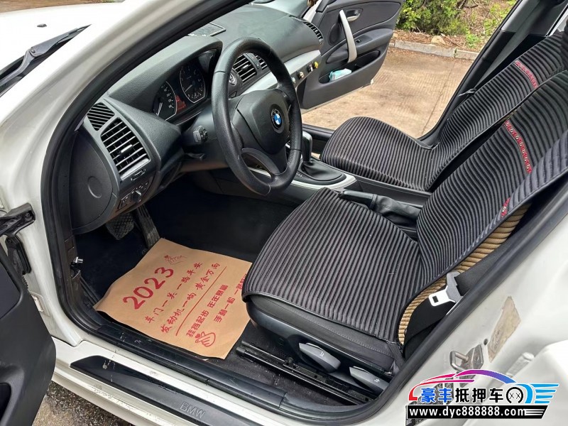 11年宝马1系轿车抵押车出售