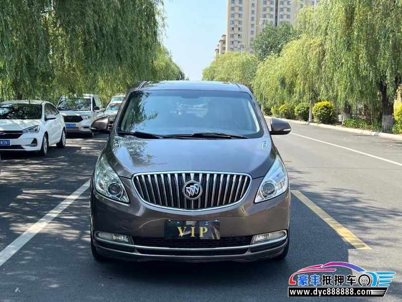 17年别克GL8轿车抵押车出售