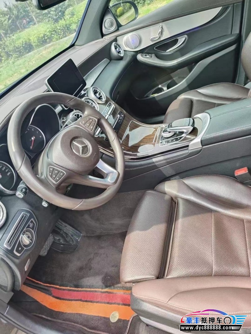 18年奔驰GLC轿车抵押车出售