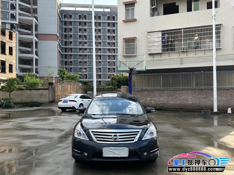 11年日产天籁轿车抵押车出售