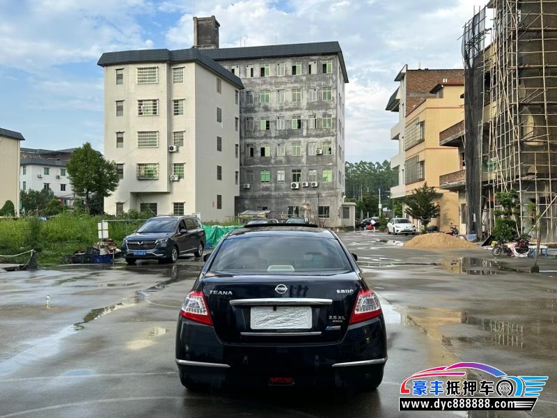 11年日产天籁轿车抵押车出售