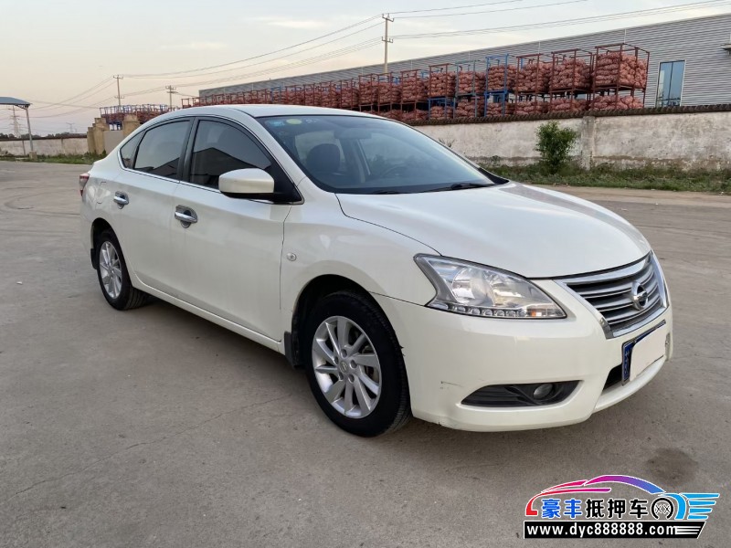 16年日产轩逸轿车抵押车出售