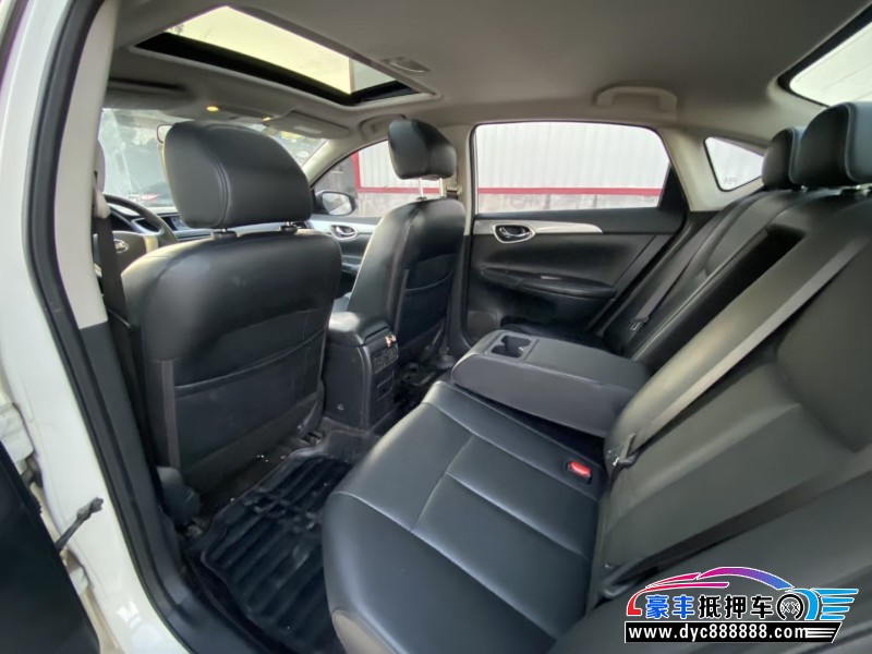 16年日产轩逸轿车抵押车出售